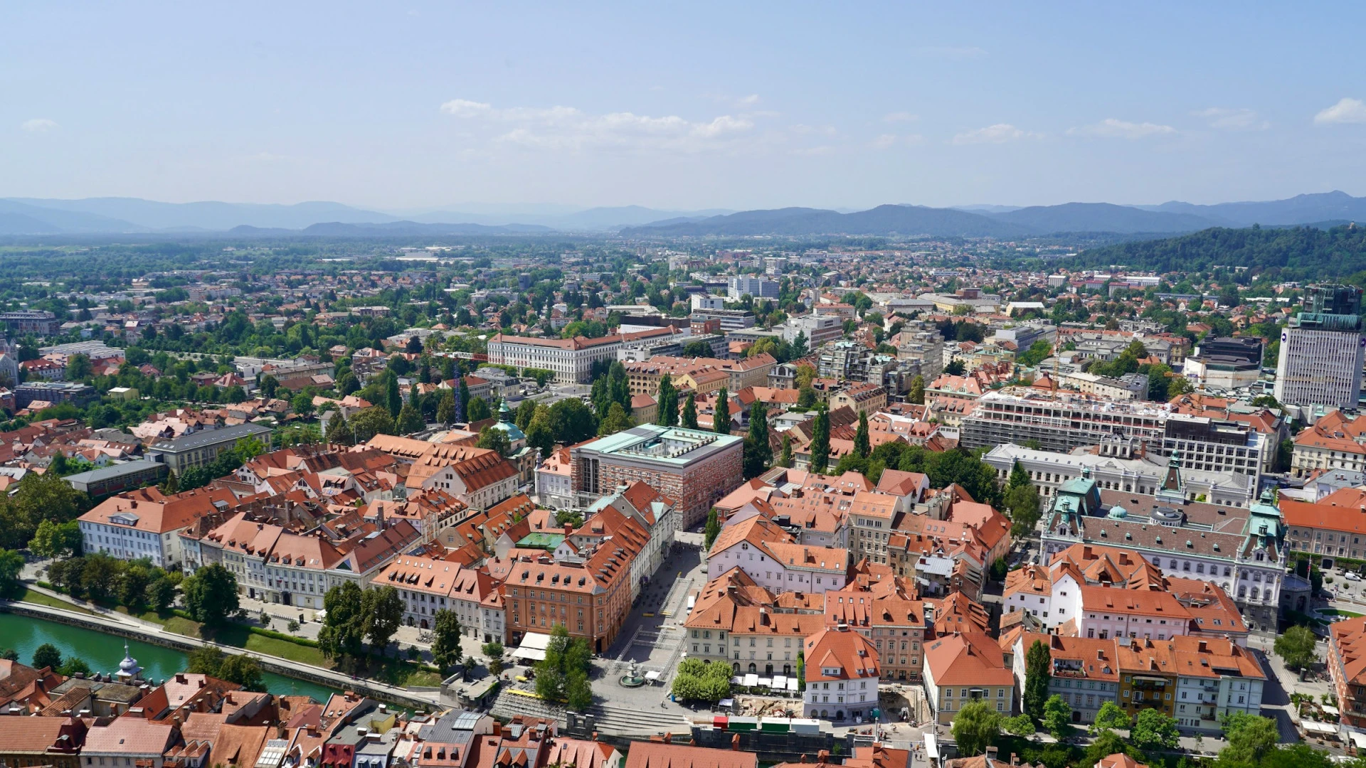 Photo by <a href="https://unsplash.com/@saimun81?utm_source=unsplash&utm_medium=referral&utm_content=creditCopyText">Simon Hermans</a> on <a href="https://unsplash.com/photos/an-aerial-view-of-a-city-with-a-river-running-through-it-Pihb-kcN5yM?utm_source=unsplash&utm_medium=referral&utm_content=creditCopyText">Unsplash</a>       